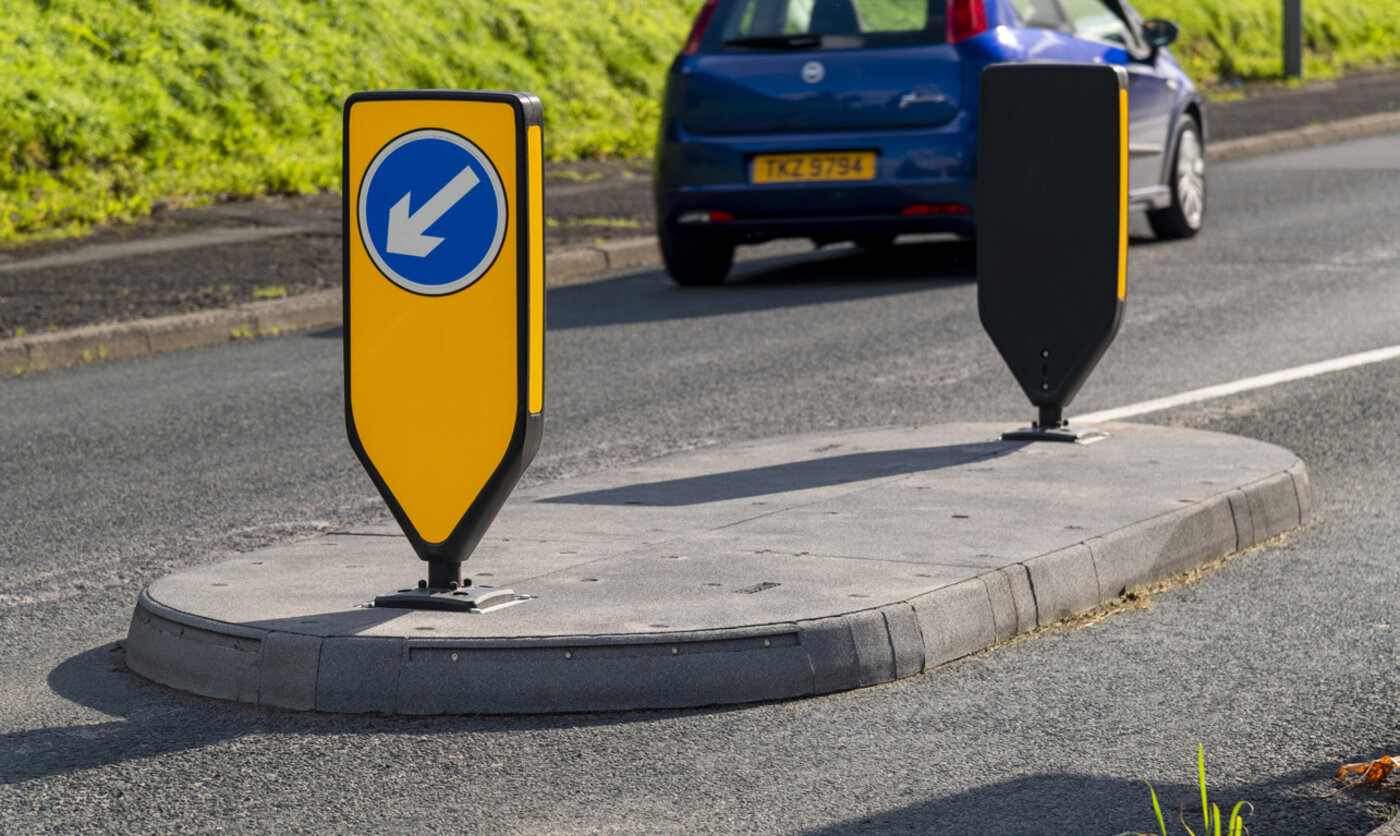 Traffic island chicane on Pole Lane